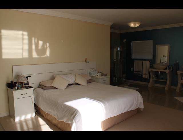3 BEDROOM FREESTANDING FOR SALE IN PORT OWEN
